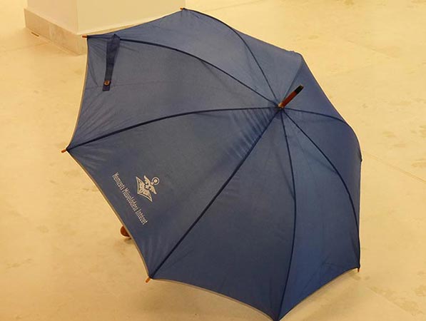 Logózott esernyő